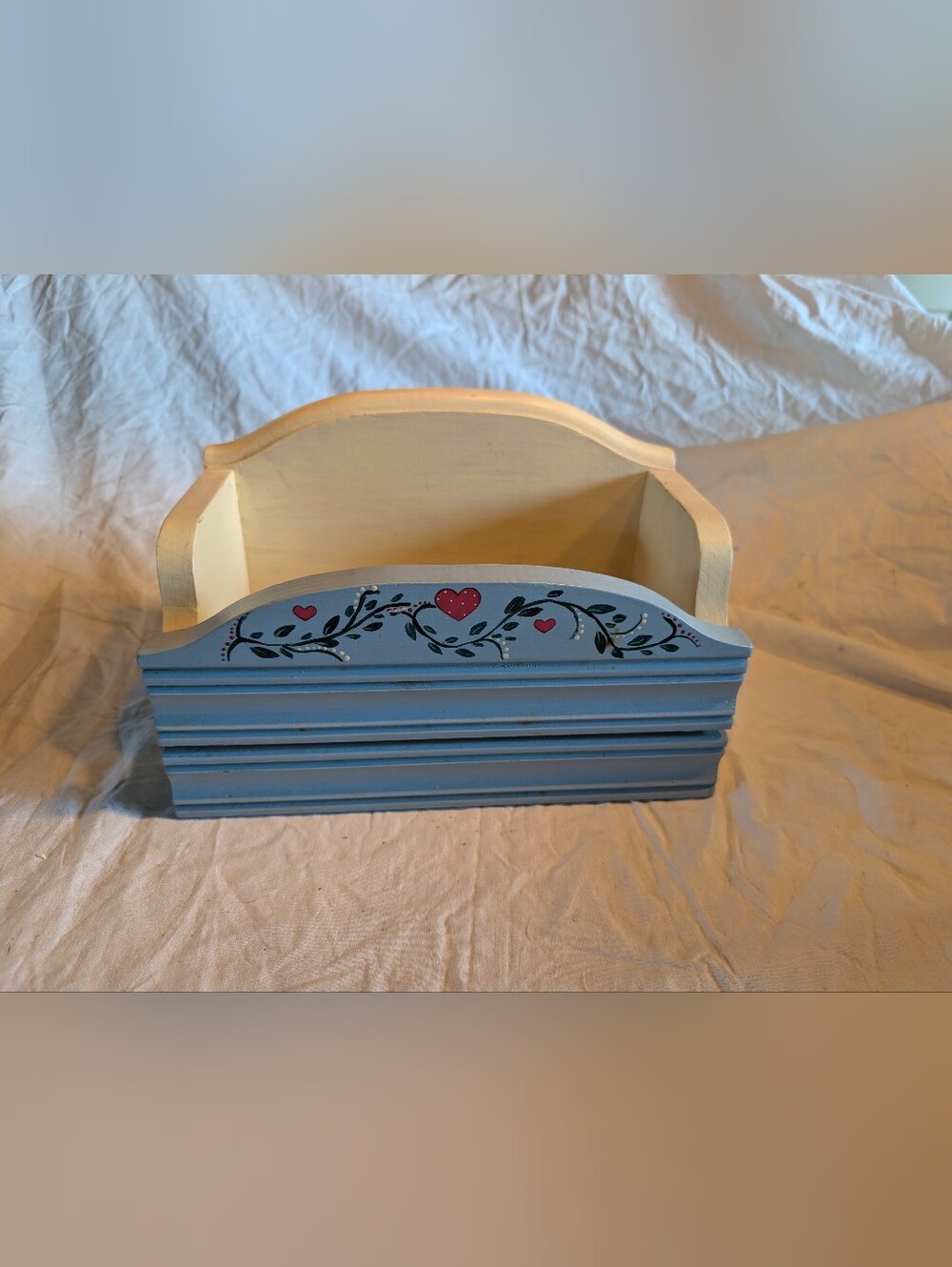 2/60$ Vintage Blue and Cream Wooden Desk Organizer with Heart Motif